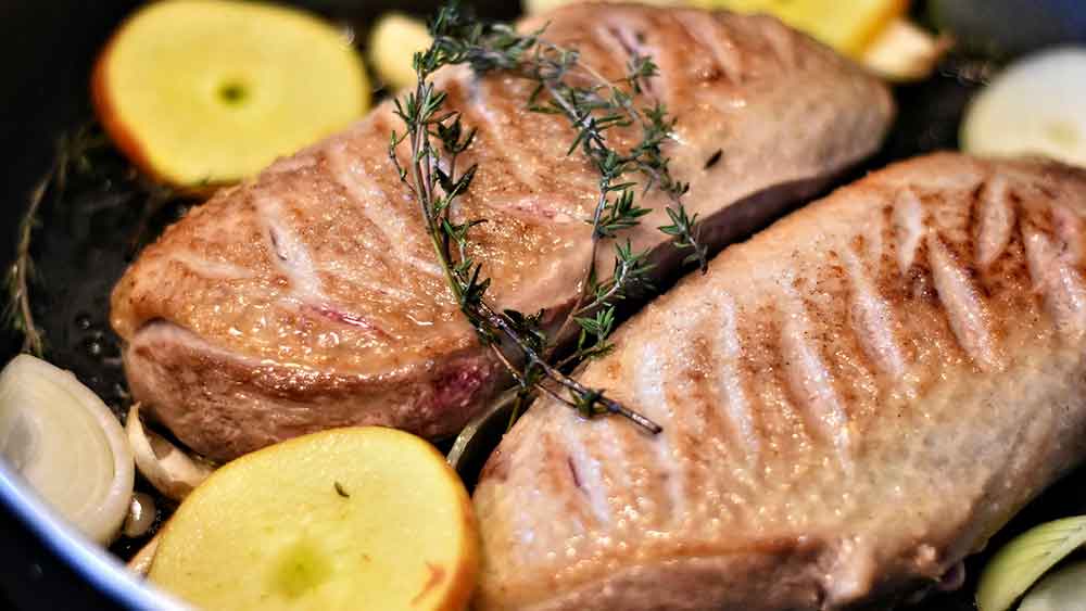 Como usar o realçador de sabor na preparação de carnes?